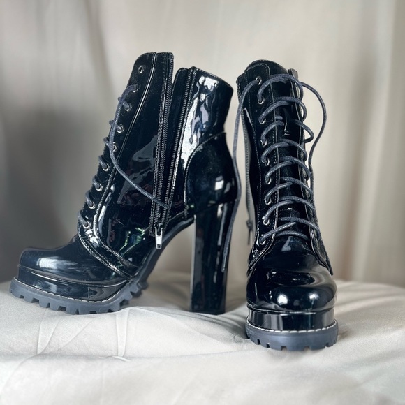 Black Patent Leather Lace-Up Boots - Picture 4 of 6